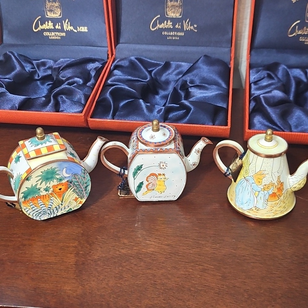 Charlotte di Vita Numbered Edition Mini Teapot Set (3) • Boxed • Collectible
